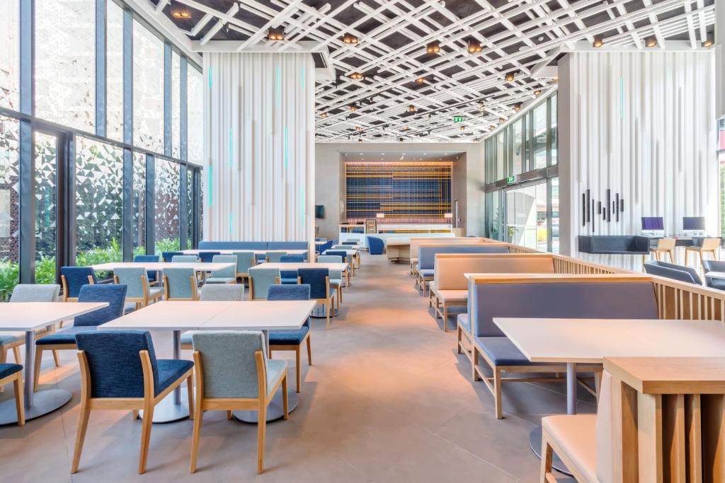 Holiday Inn Express Bangkok Soi Soonvijai 14