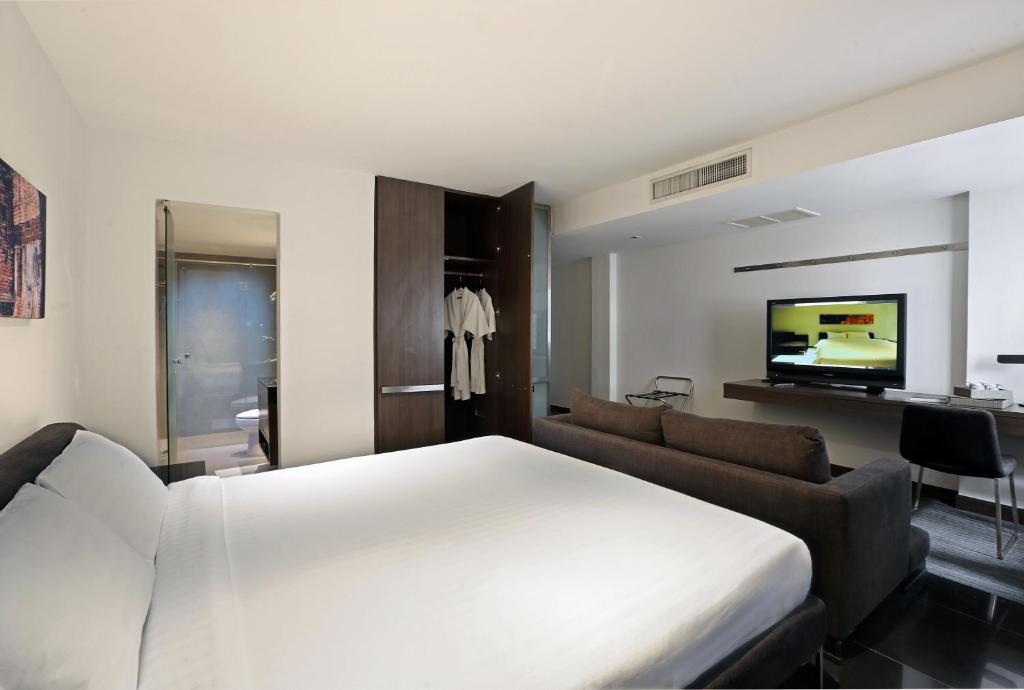 S33 Compact Sukhumvit Hotel 4