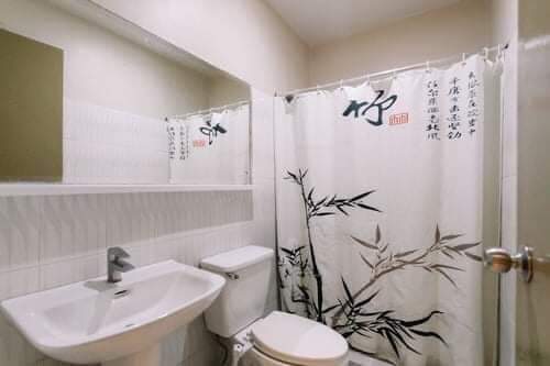 Dynasty Tourist Inn