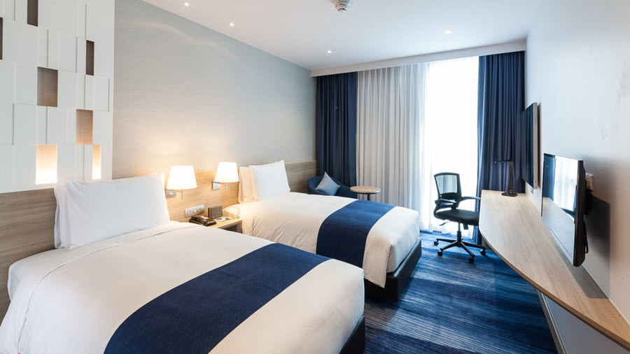 Holiday Inn Express Bangkok Soi Soonvijai 2