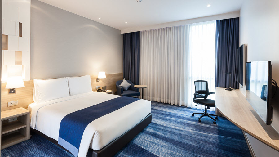 Holiday Inn Express Bangkok Soi Soonvijai 7