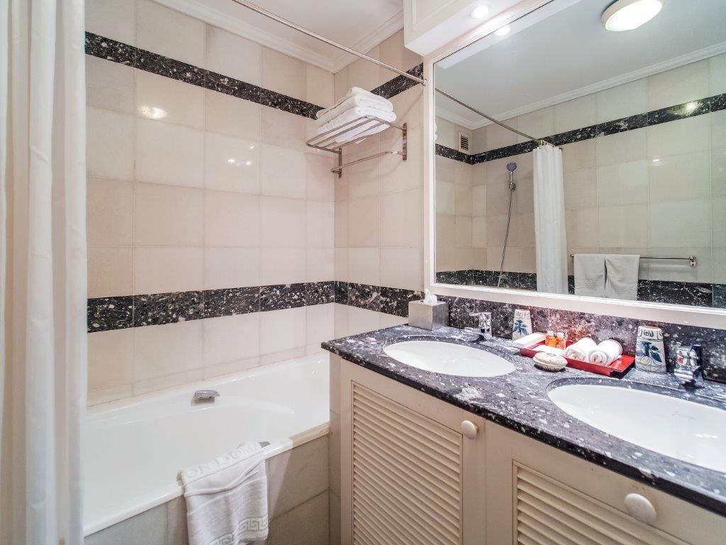 Saigon Domaine Luxury Residences 22