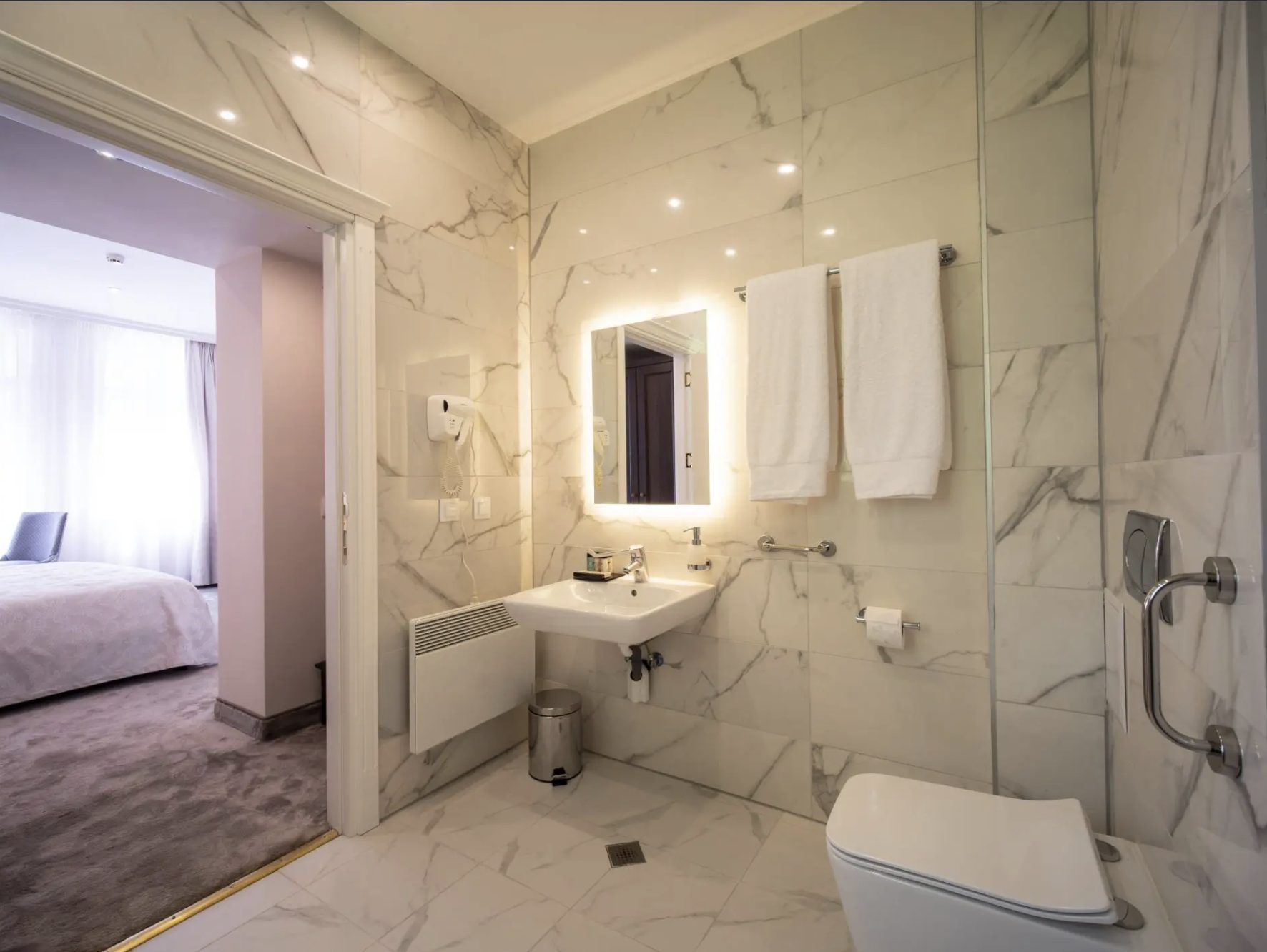 Double Deluxe Room 2