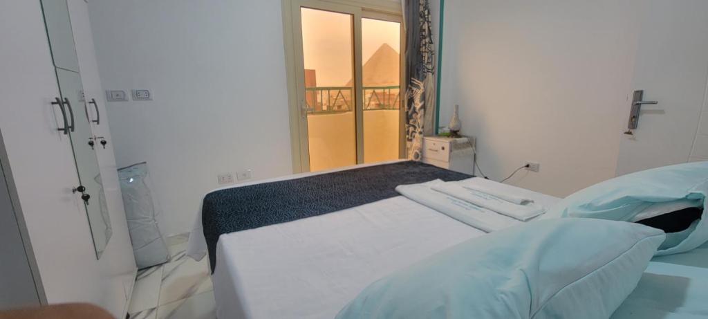 King Room with Balcony 2