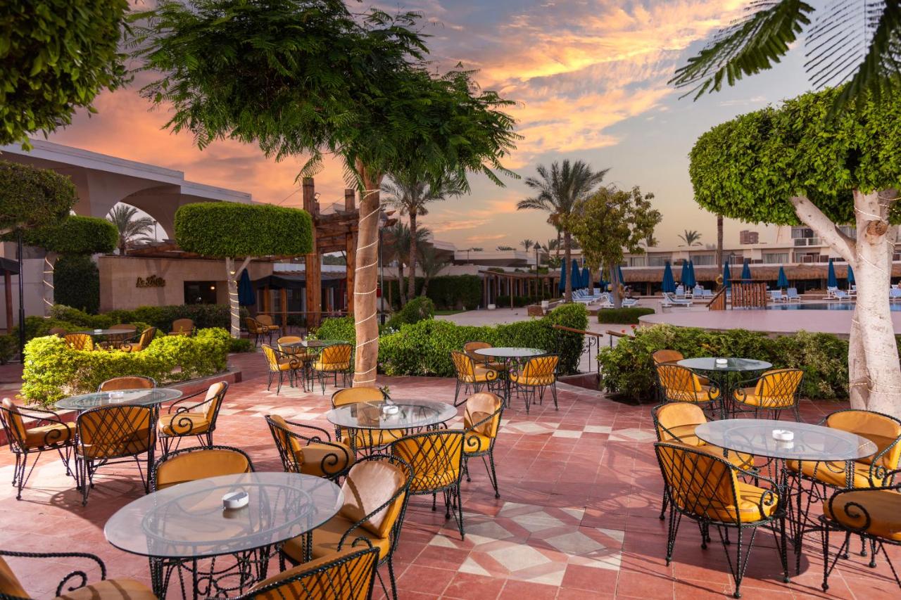 Pyramids Park Resort Hotel 9