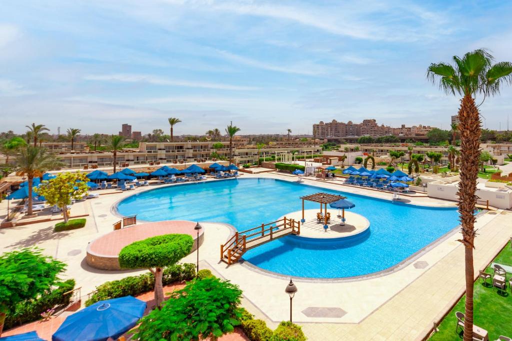Pyramids Park Resort Hotel 11