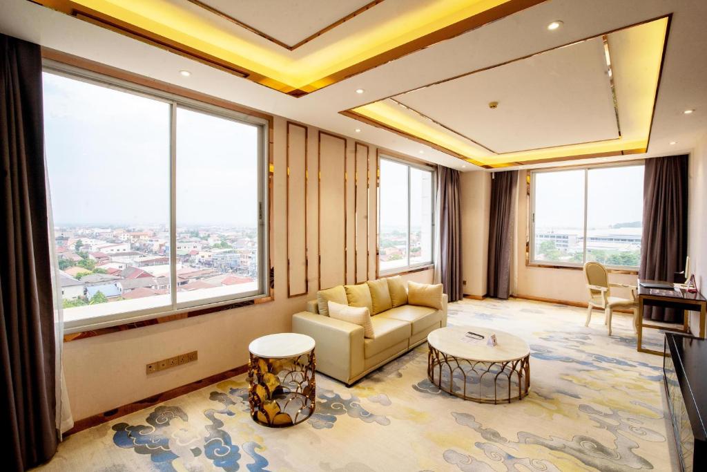 Executive Suite City view 5