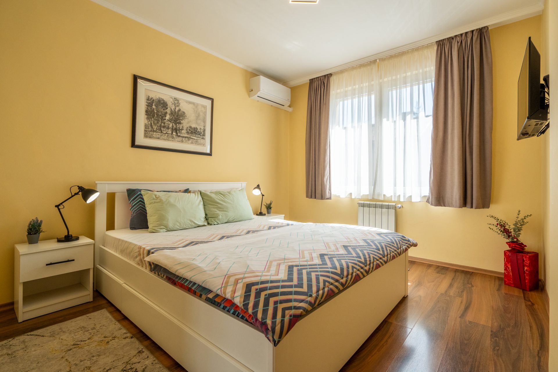 Allure And Elegant Central Apartment 8