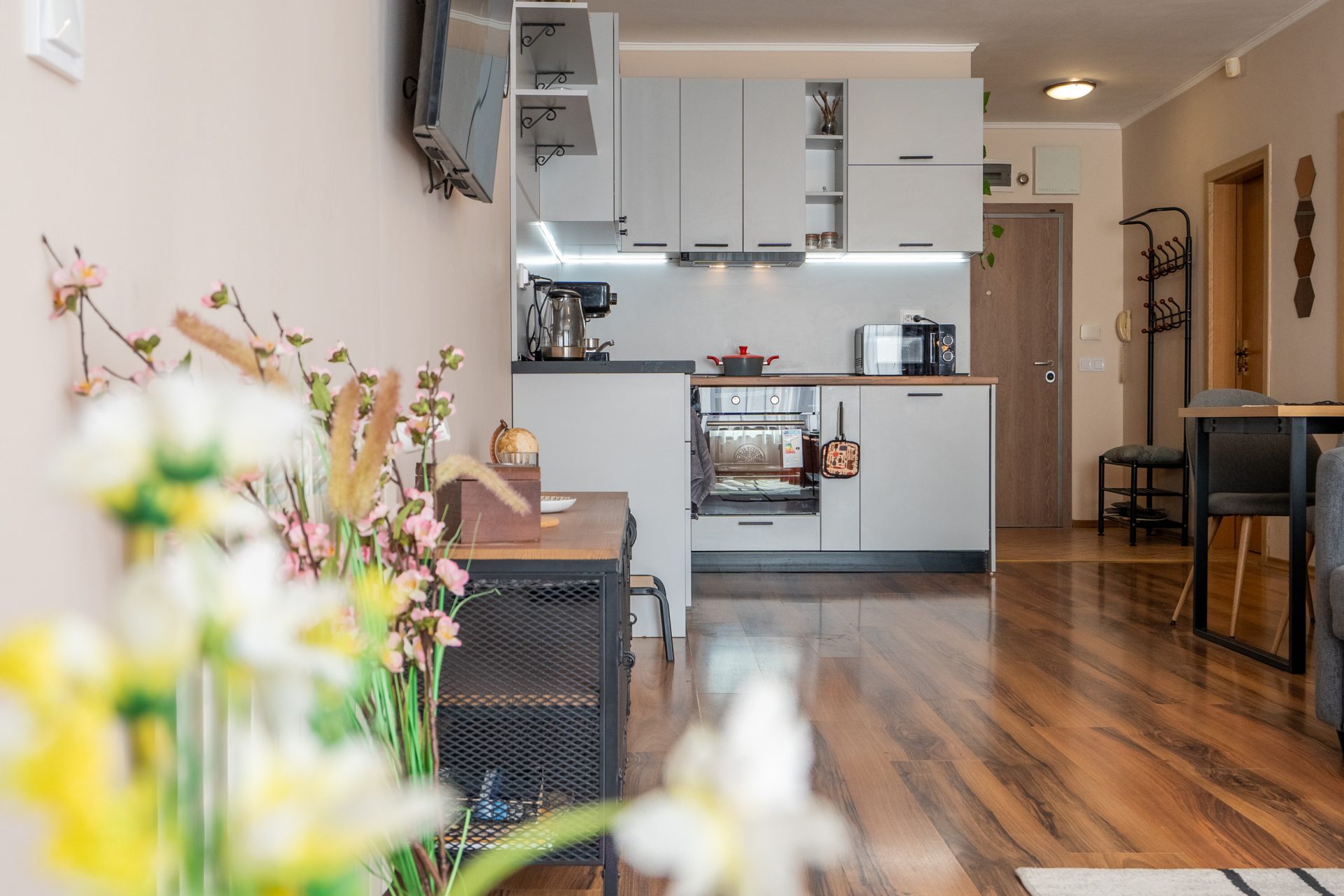 Allure And Elegant Central Apartment 7