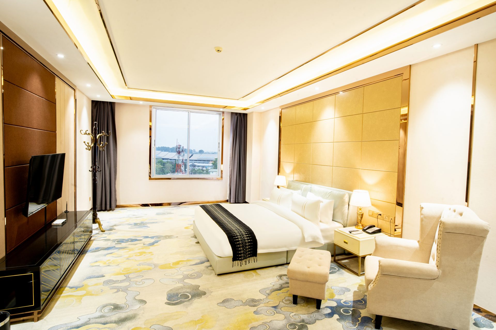 Executive Suite City view 3