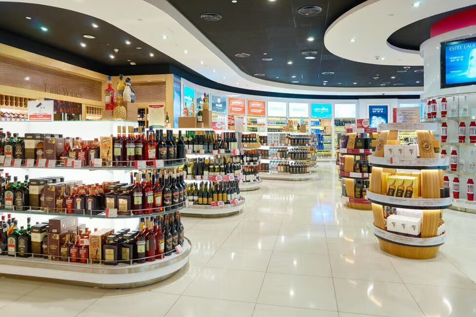Smart Shopping at Ho Chi Minh Airport Duty-Free! A Guide to Surprising Finds and Smart Buys