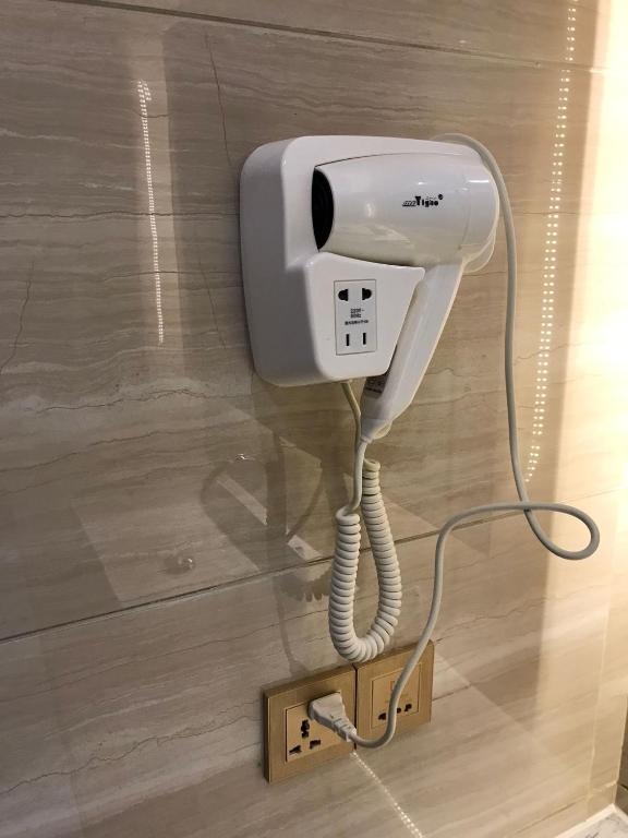 ST Hotel Wattay Airport - DELUXE TWIN CITY VIEW 10