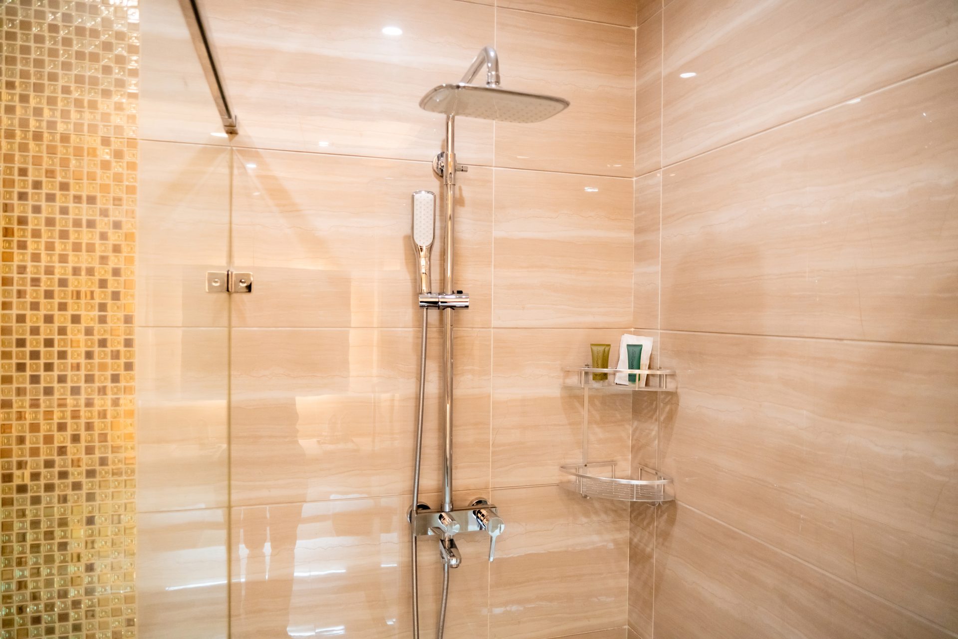 ST Hotel Wattay Airport - DELUXE KING RIVER VIEW 2