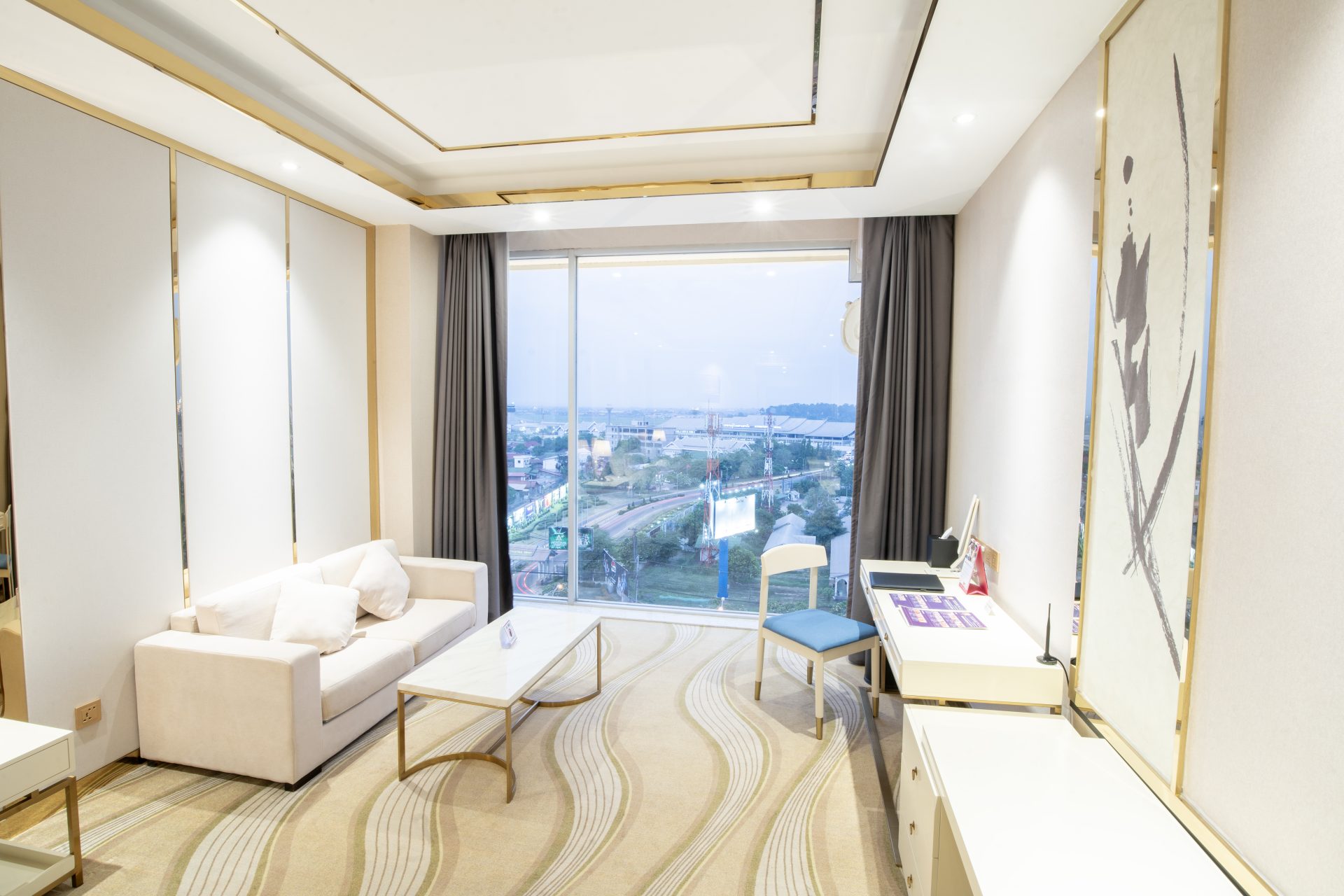 ST Hotel Wattay Airport - DELUXE TWIN CITY VIEW 2