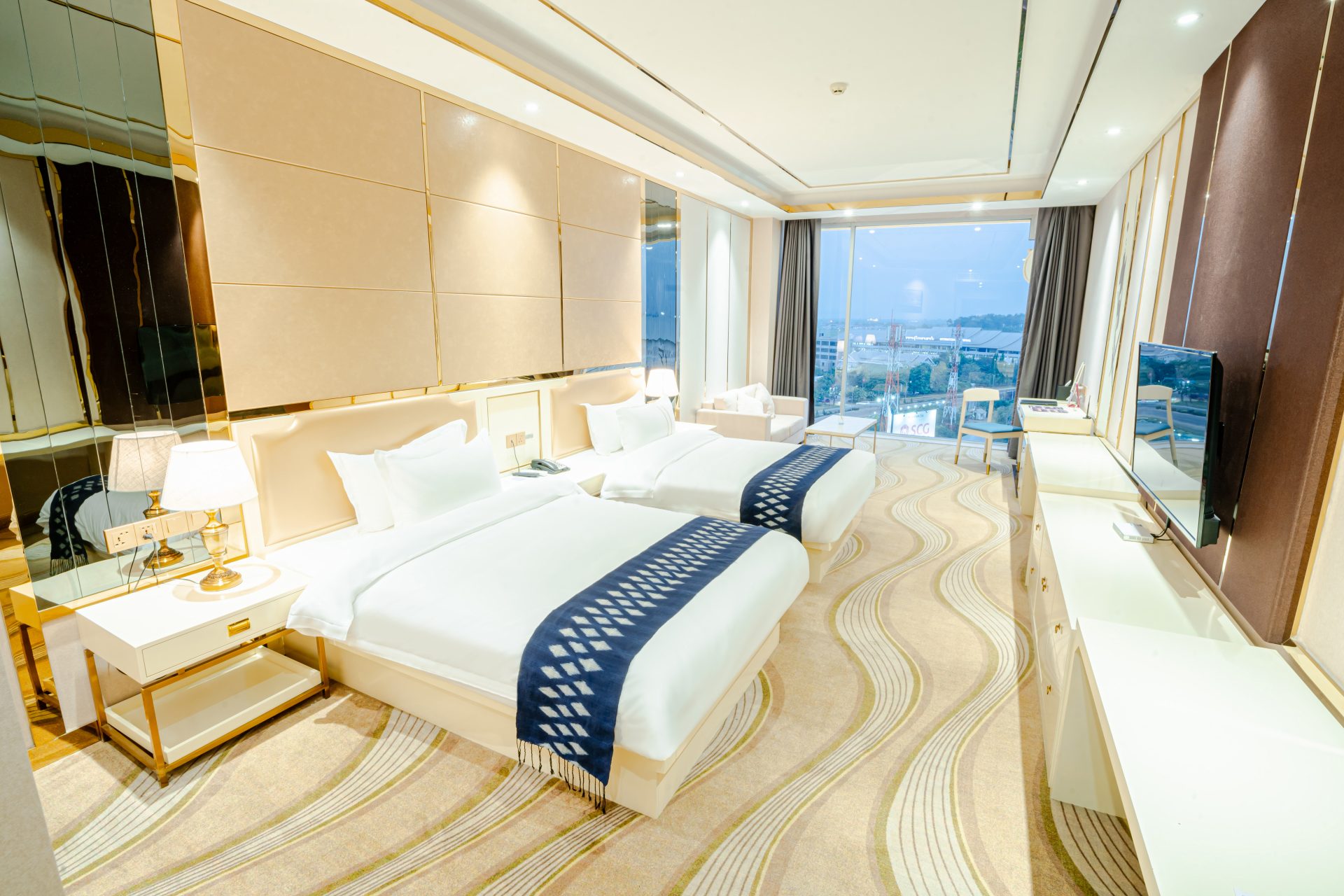 ST Hotel Wattay Airport - DELUXE TWIN CITY VIEW