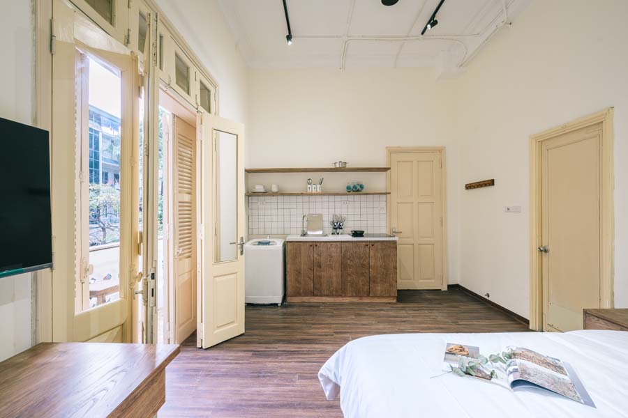 NYNA House-Traditional Studio-Near Walking Streetarden in City-Balcony-Egg Coffee Class 19