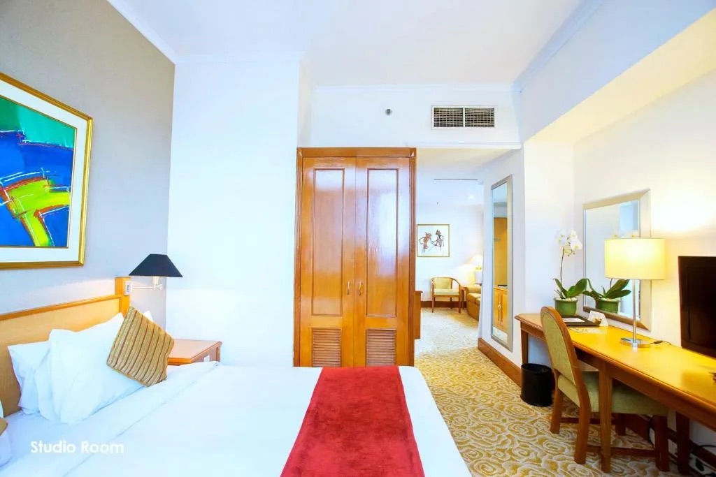 Menara Peninsula Hotel 2