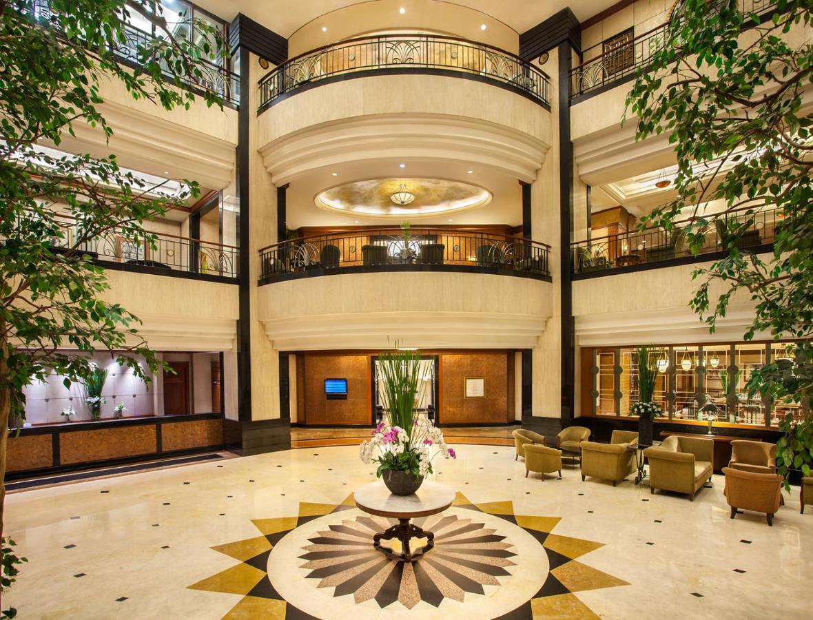 Menara Peninsula Hotel 5