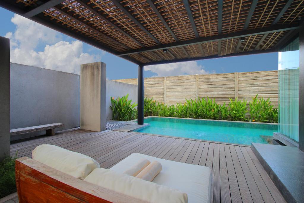 Javana Royal Villas 6