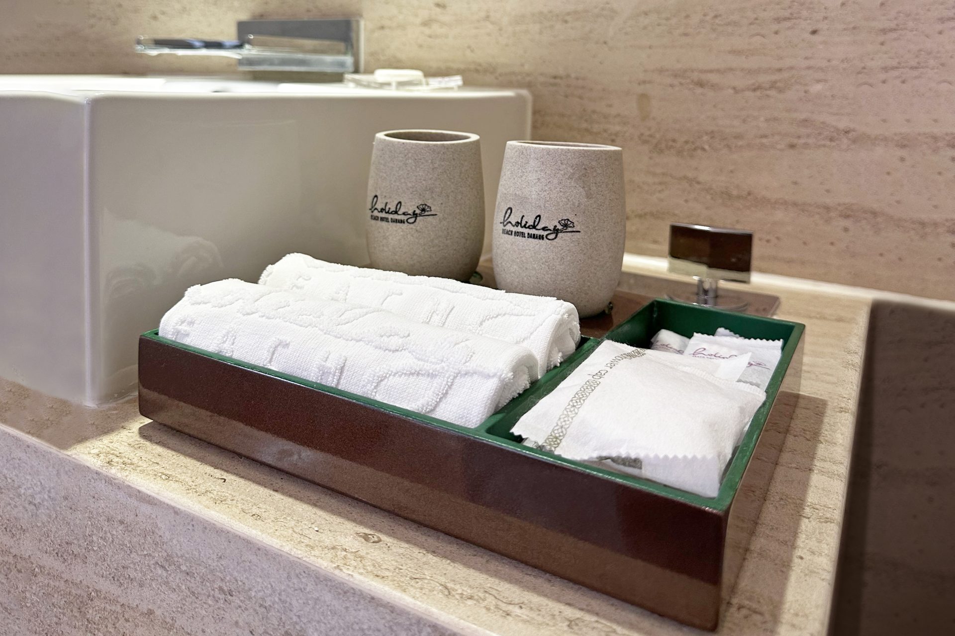 Holiday Beach Hotel Danang 37