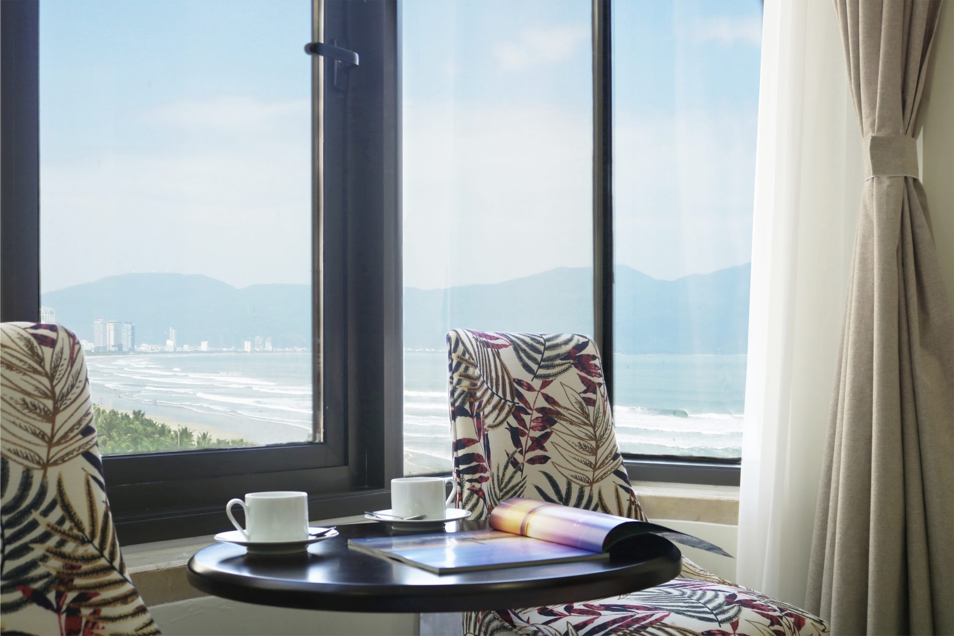 Holiday Beach Hotel Danang 27