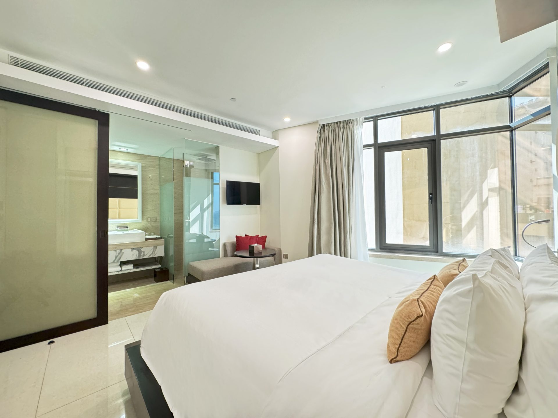 Holiday Beach Hotel Danang 53
