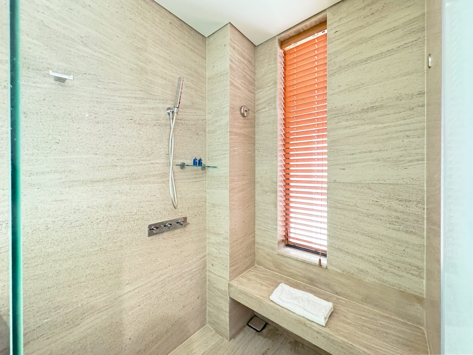 Holiday Beach Hotel Danang 52