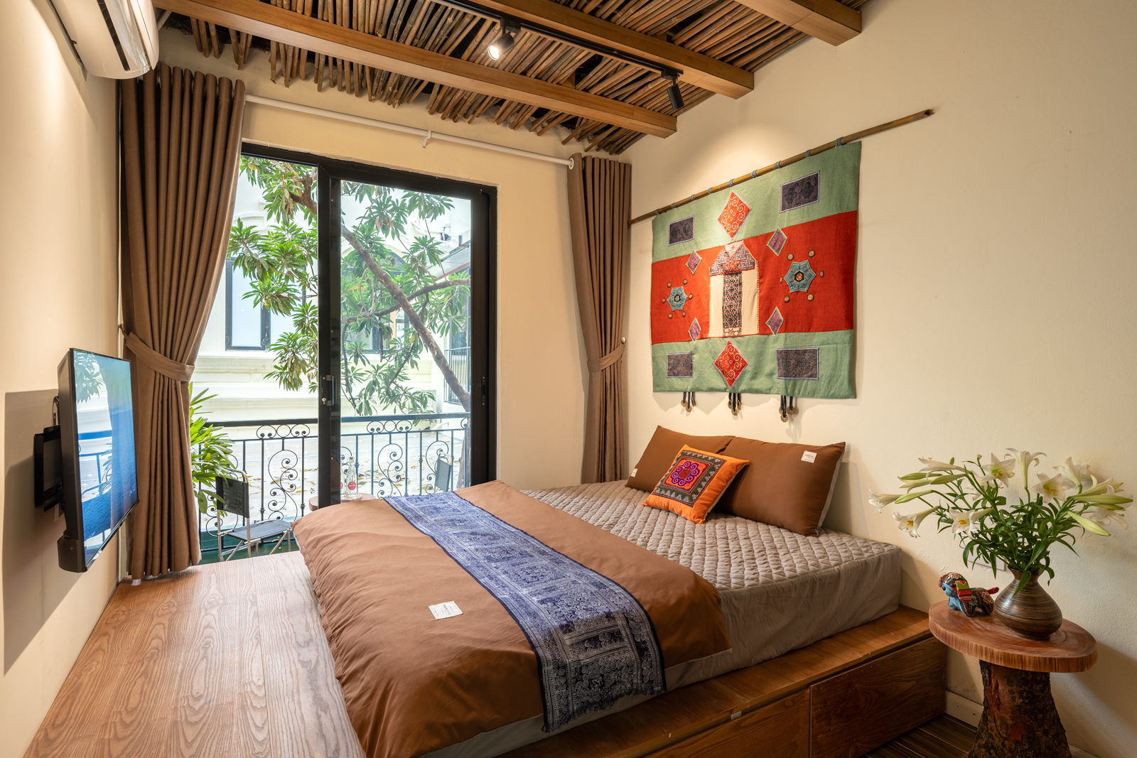 NYNA House-Traditional Studio-Near Walking Streetarden in City-Balcony-Egg Coffee Class 17