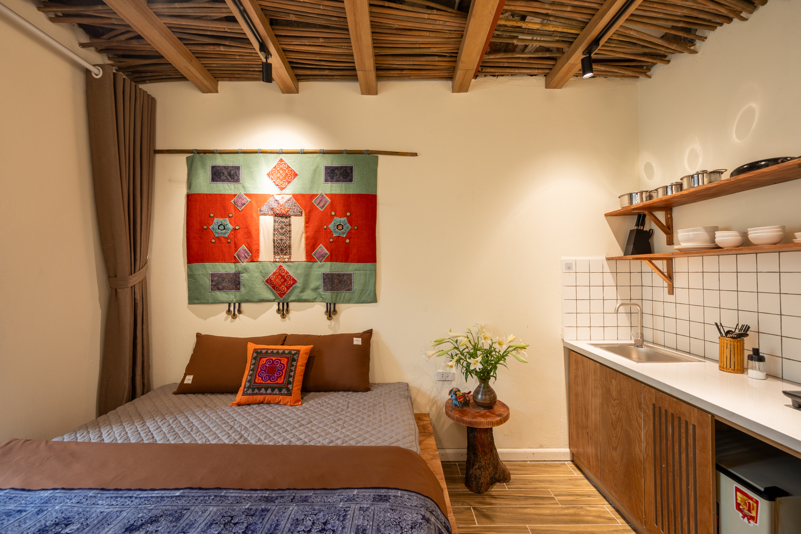 NYNA House-Traditional Studio-Near Walking Streetarden in City-Balcony-Egg Coffee Class 14