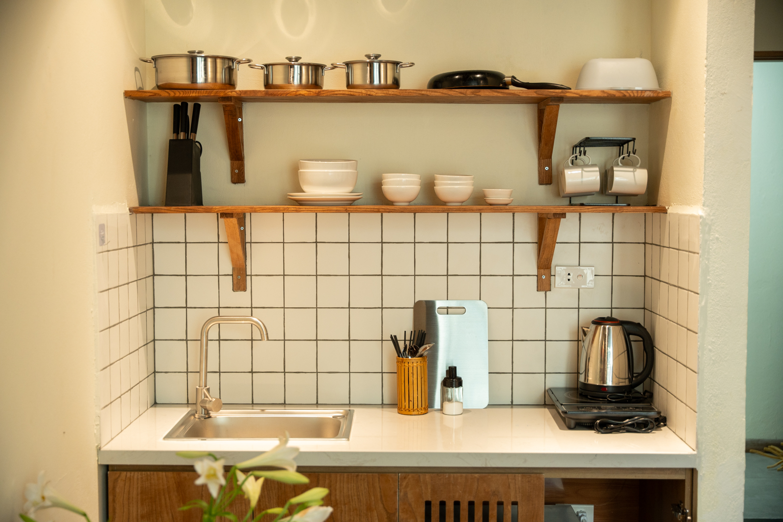 NYNA House-Traditional Studio-Near Walking Streetarden in City-Balcony-Egg Coffee Class 4