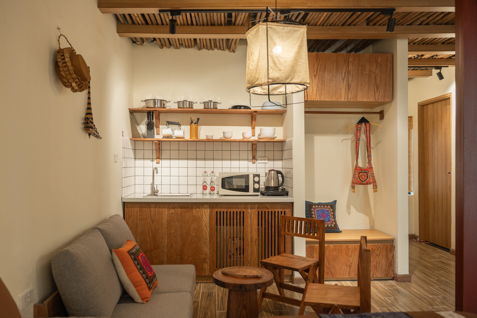 NYNA House-Wooden Flat-Kitchen-Walking Street 2