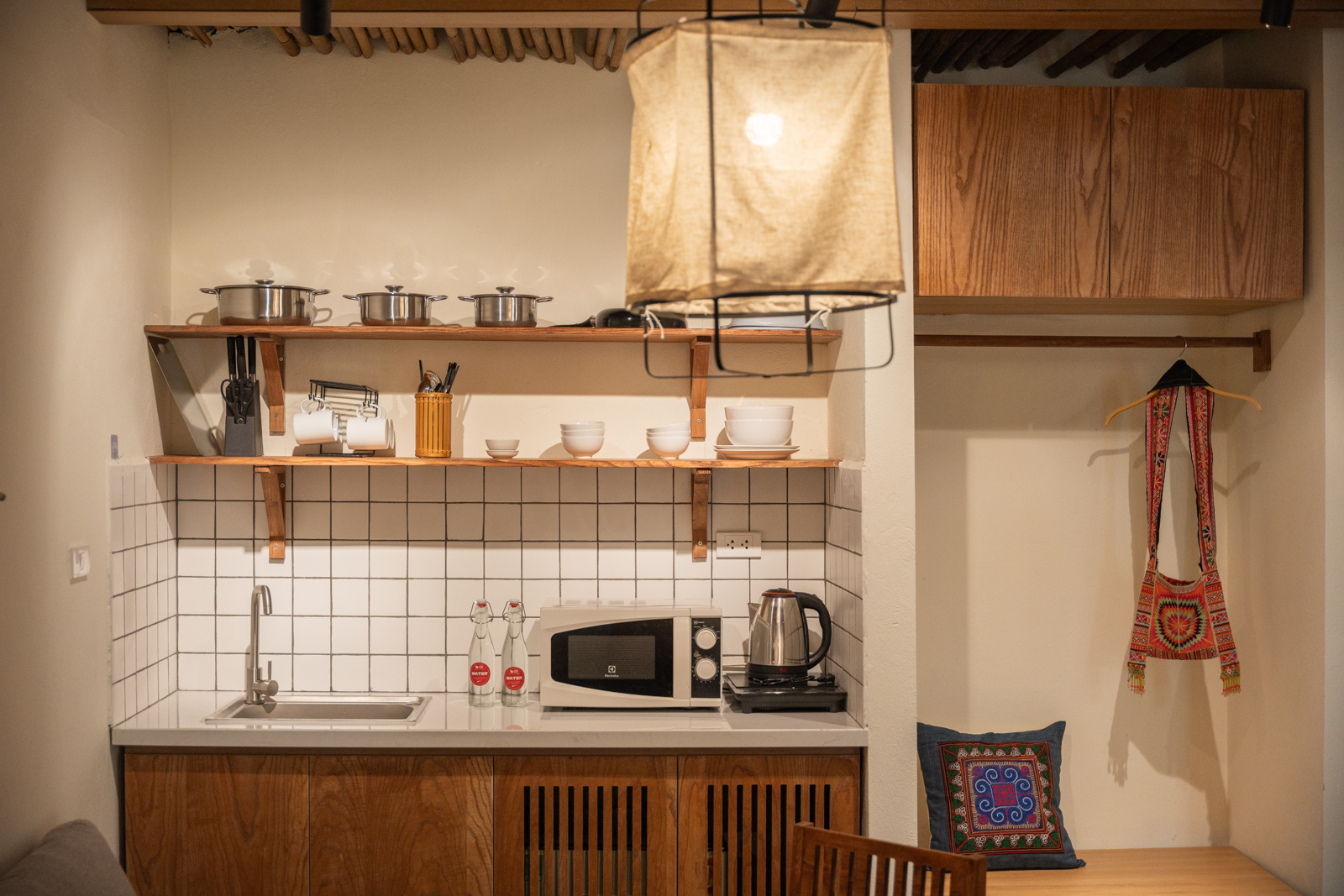 NYNA House-Wooden Flat-Kitchen-Walking Street 3
