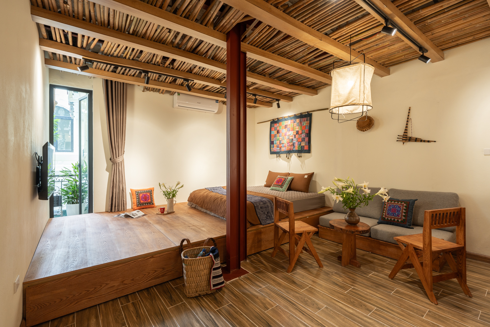 NYNA House-Wooden Flat-Kitchen-Walking Street 7