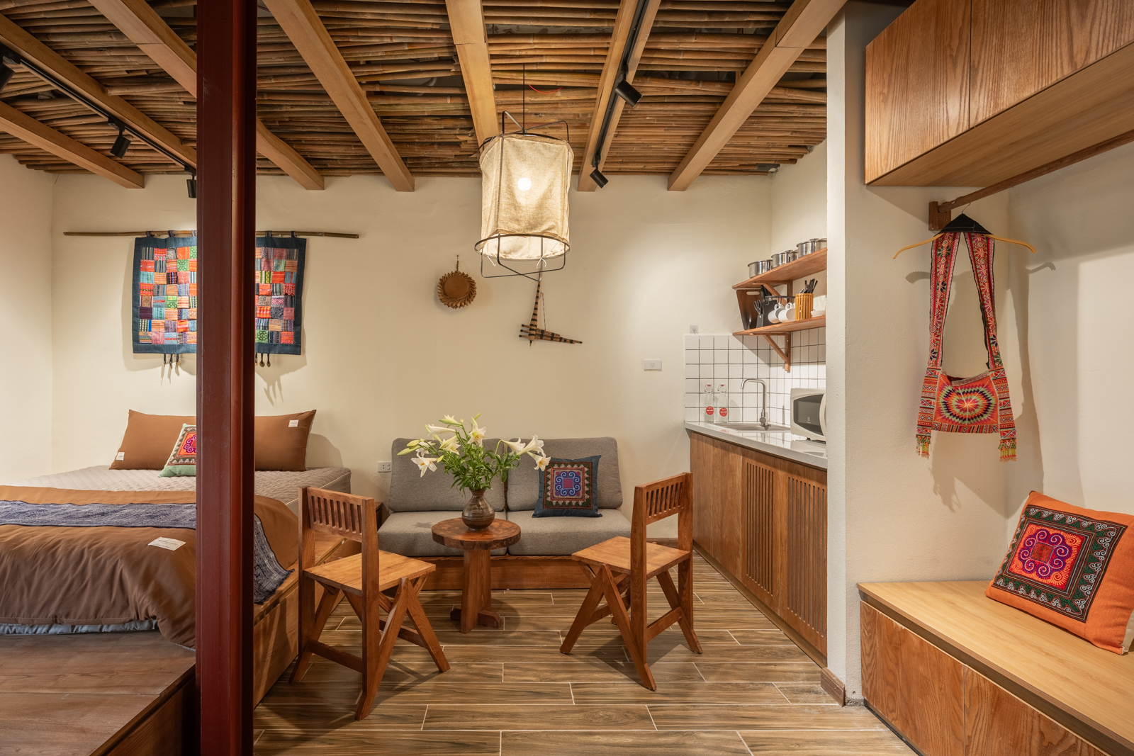 NYNA House-Wooden Flat-Kitchen-Walking Street 8