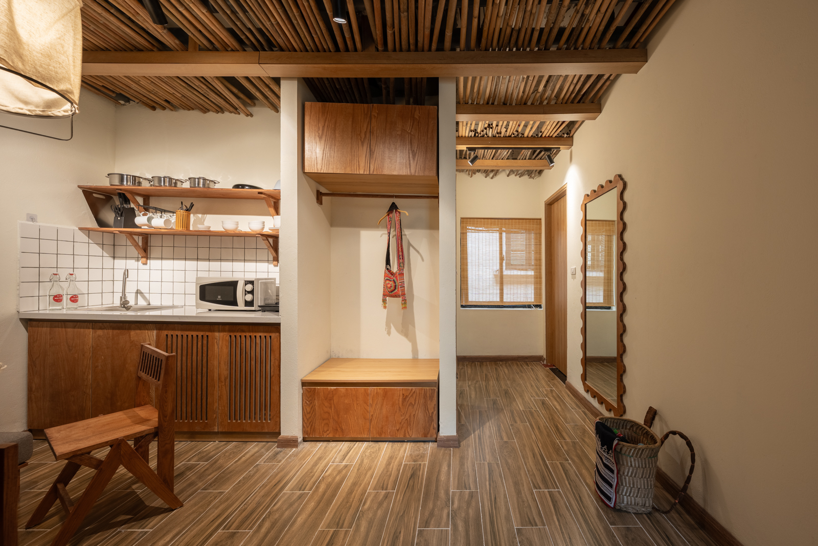 NYNA House-Wooden Flat-Kitchen-Walking Street 11