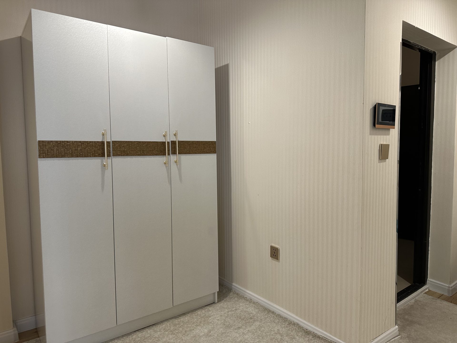 Eagle Town Standard Apartment 8