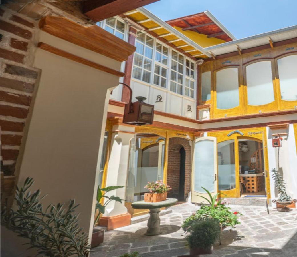 Old Town Quito Suites 10