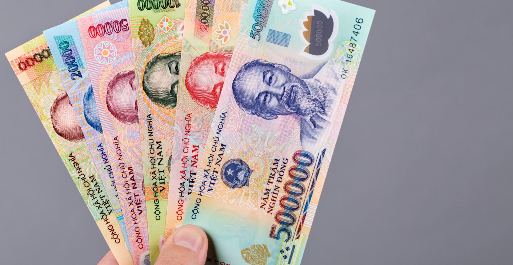 Da Nang Currency Guide for Transit Travelers: Should You Exchange Money?