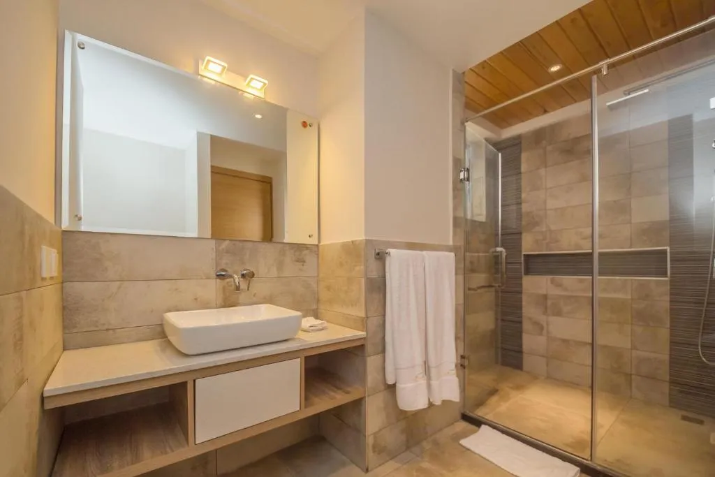 Taarifa Suites 15