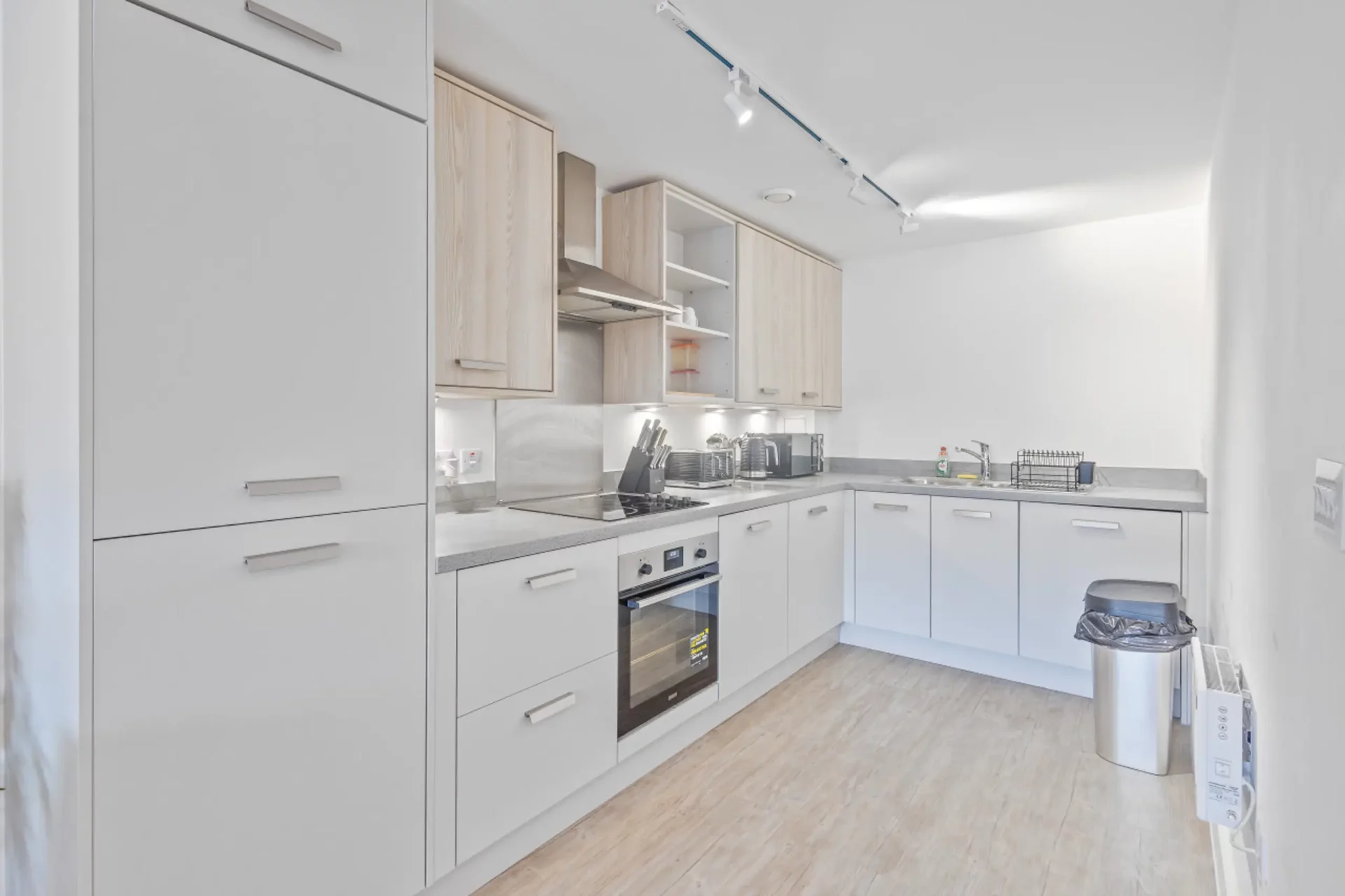 Empire Stay Limited 60