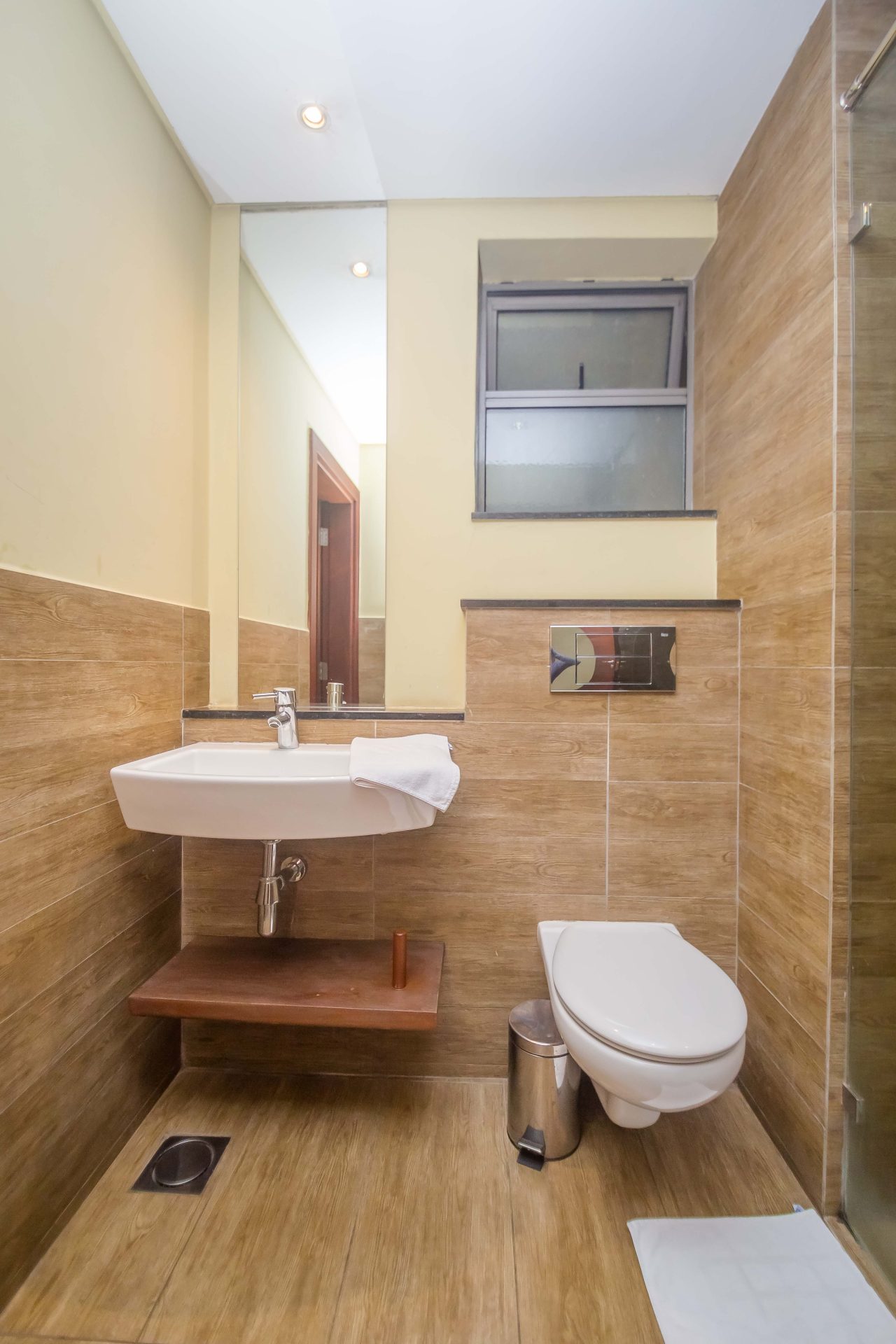 Taarifa Suites 114