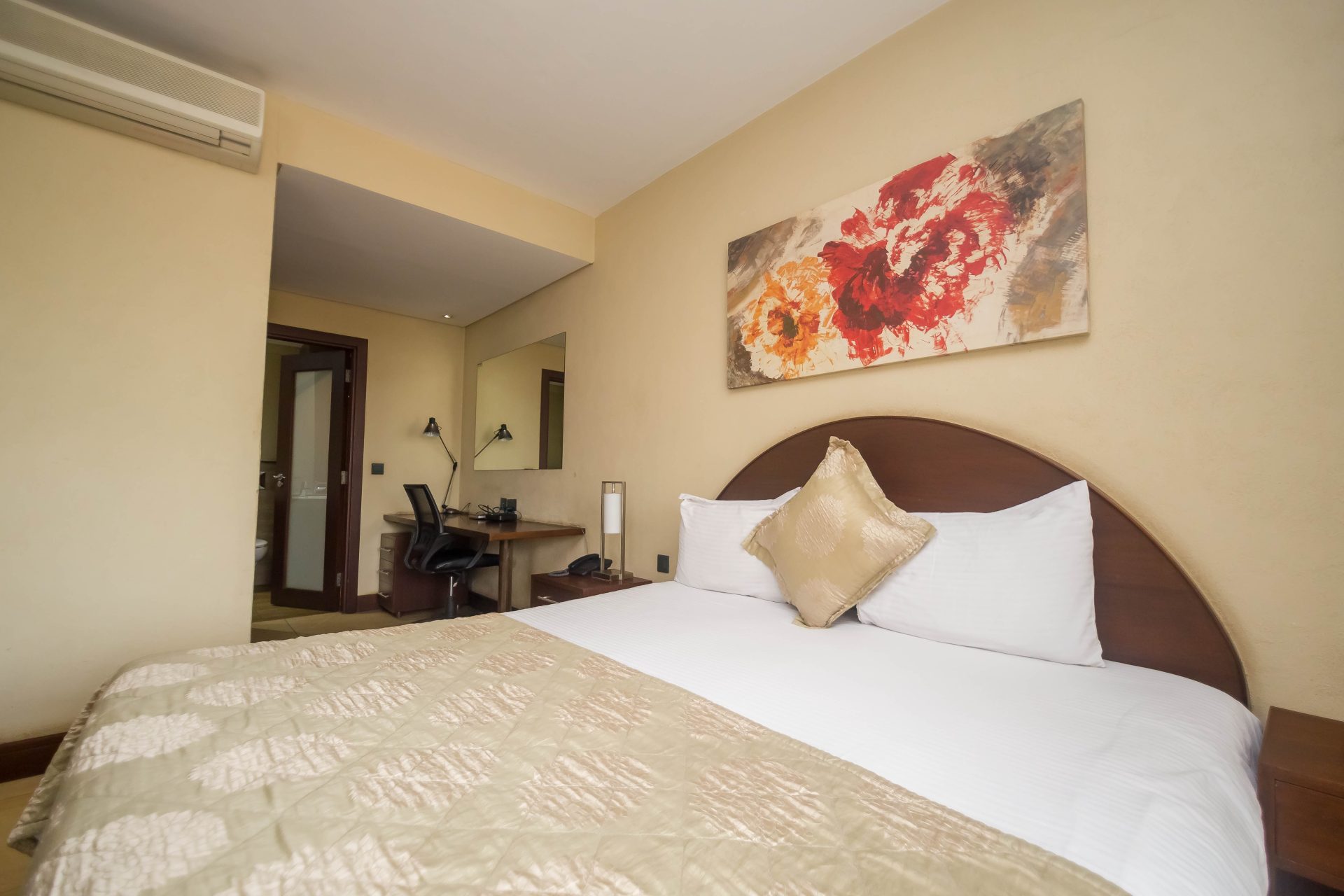 Taarifa Suites 13