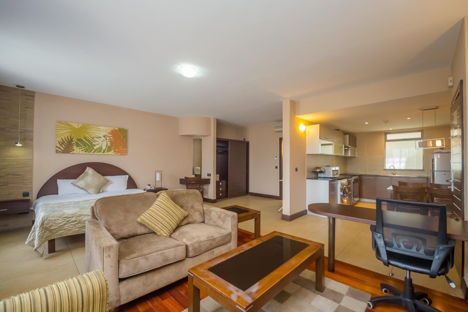 Taarifa Suites 7