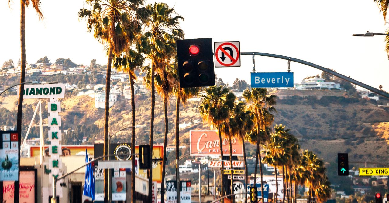 Los Angeles Day Use Hotels with Free Airport Shuttle & Pool Access