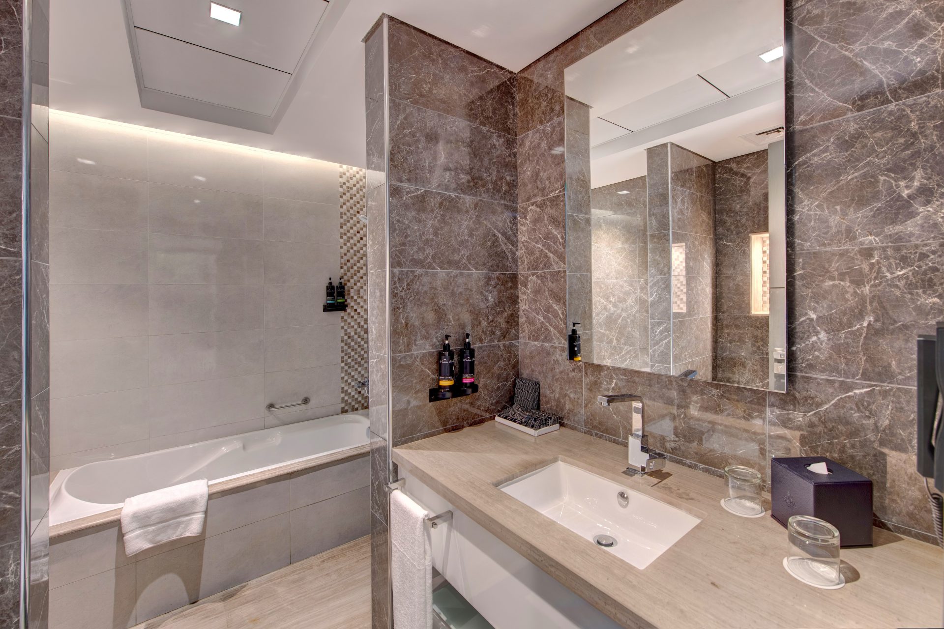 SUHA Mina Rashid Hotel Apartments 28