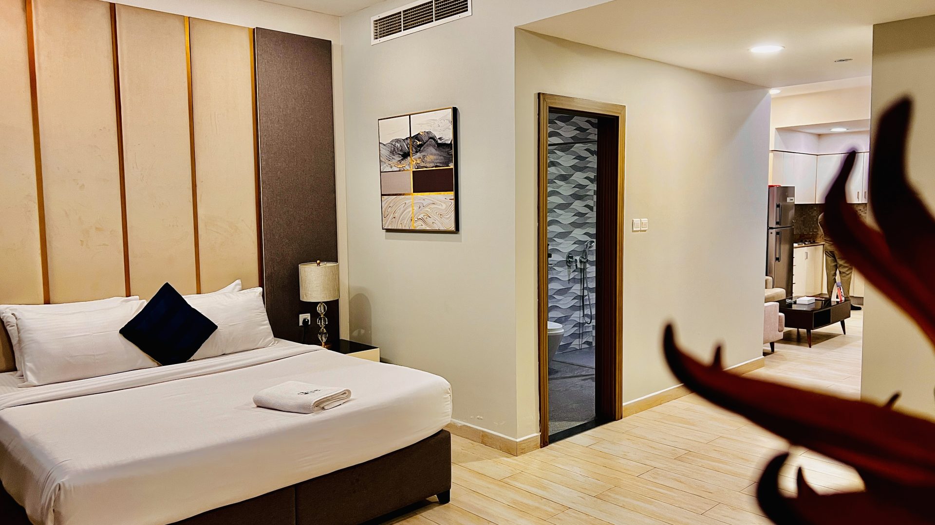 BW Suites & Spa 12