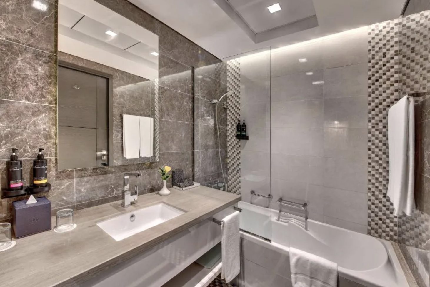 SUHA Mina Rashid Hotel Apartments 32