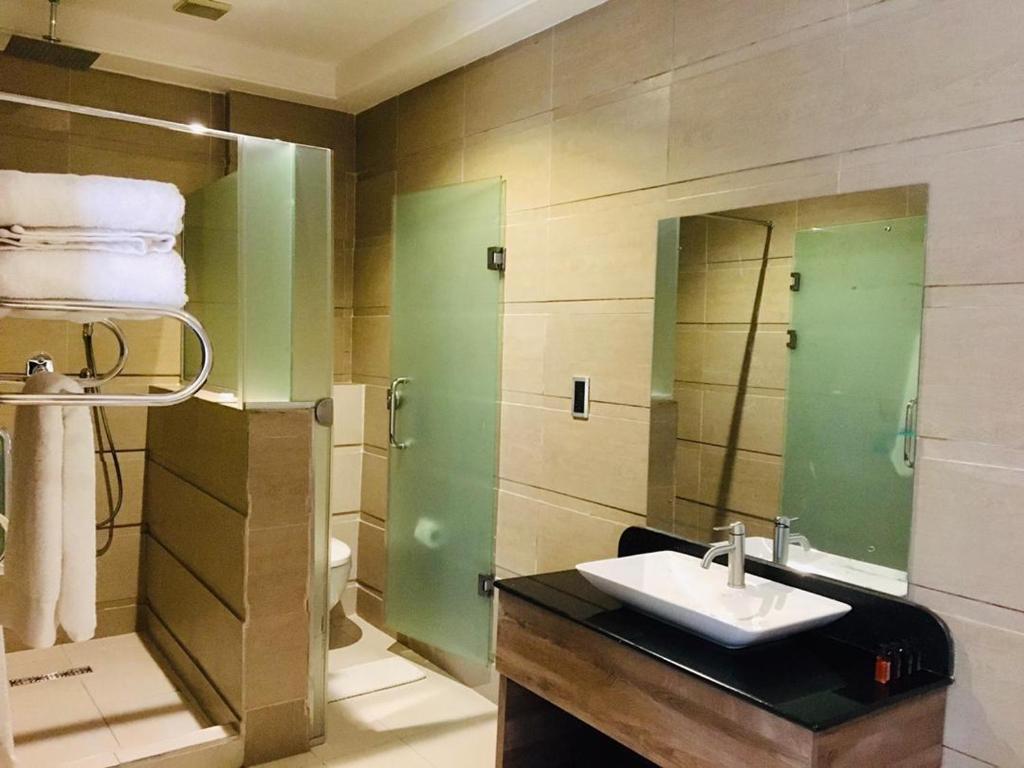 Summerset Continental Hotel 4