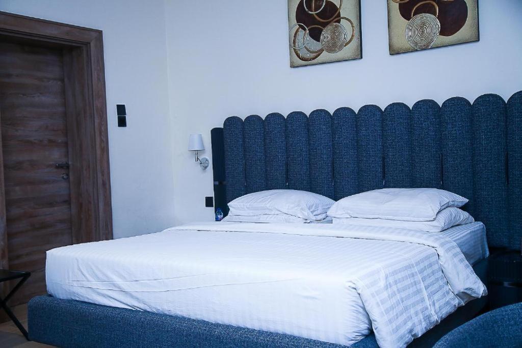 Summerset Continental Hotel 3
