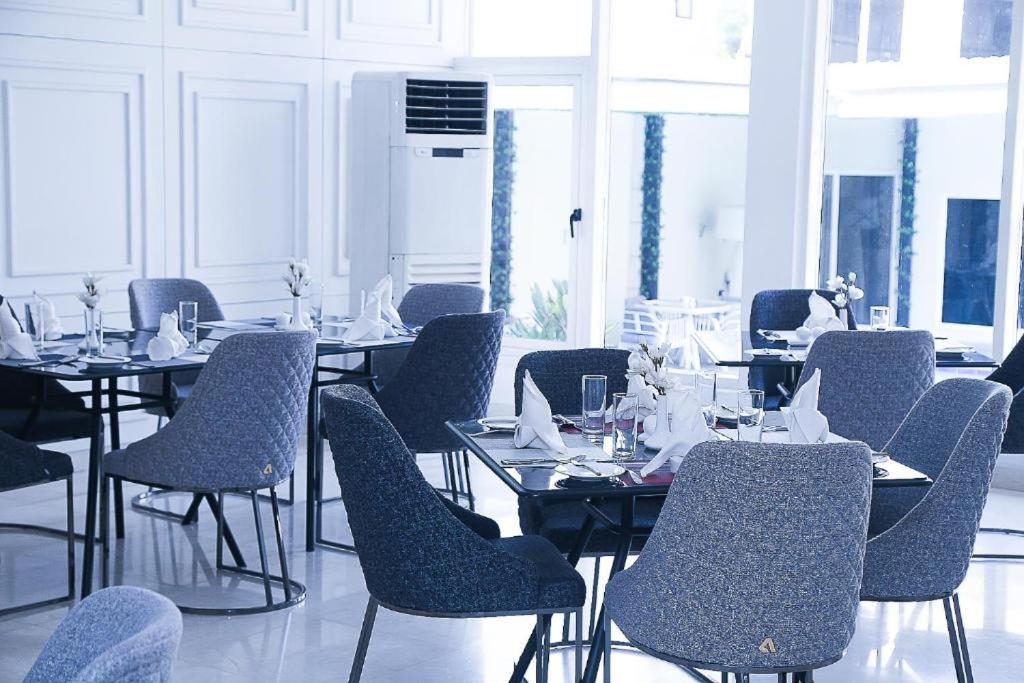 Summerset Continental Hotel 7
